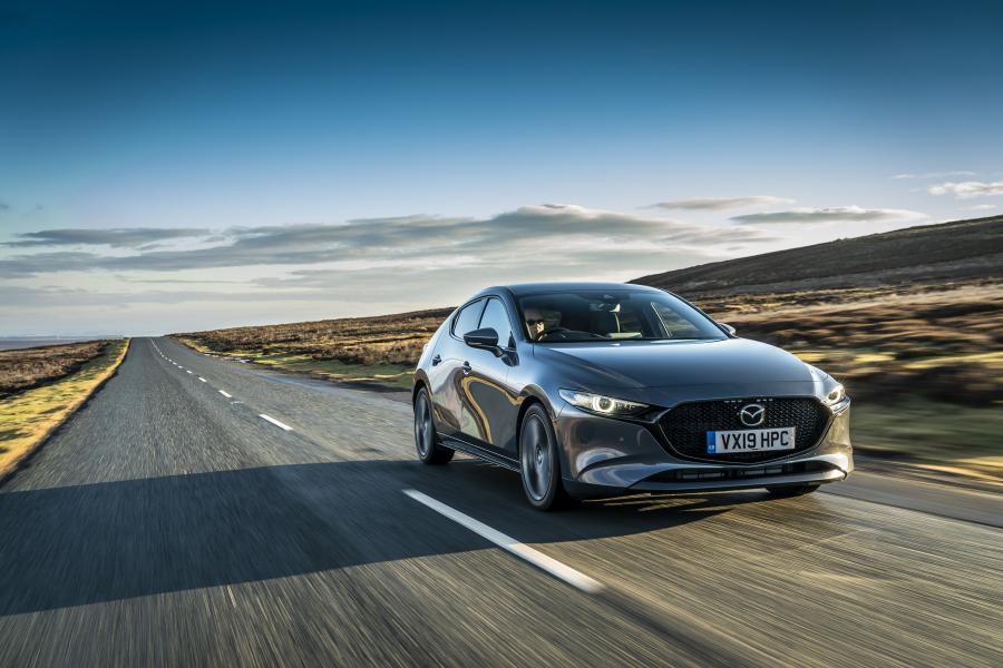  Mazda3 Skyactiv-G GT Sport Hatchback 2019 года  (UK) (фото 24 из 83)